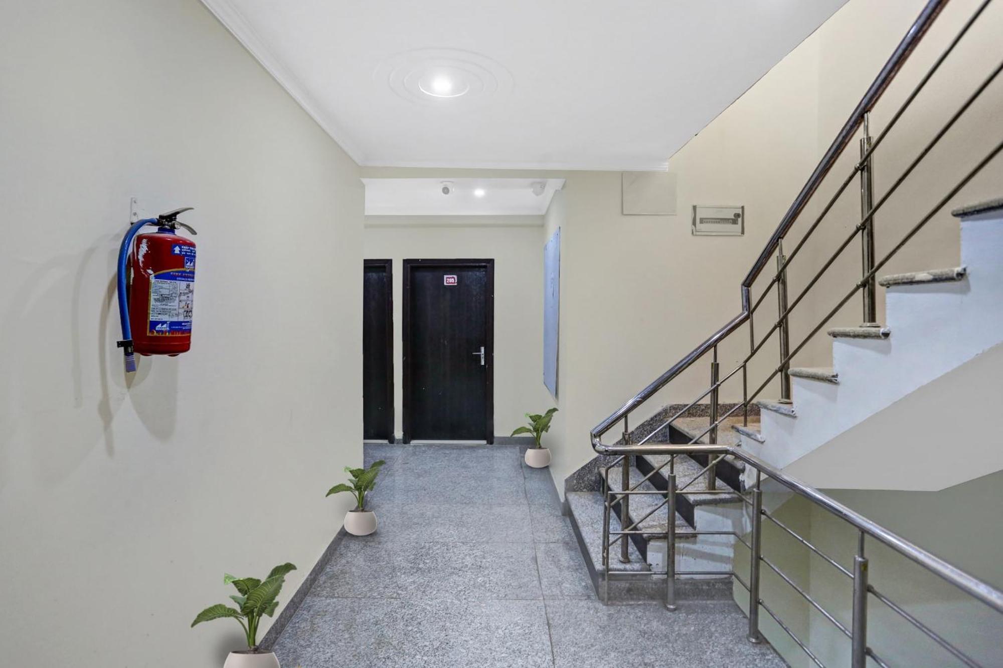 Hotel O Hotel Blue Orchid New Delhi Ngoại thất bức ảnh
